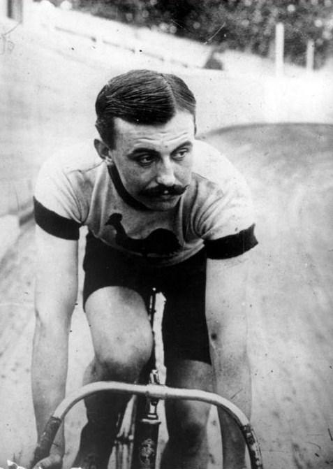 Annee 1917 mort petit breton cycliste